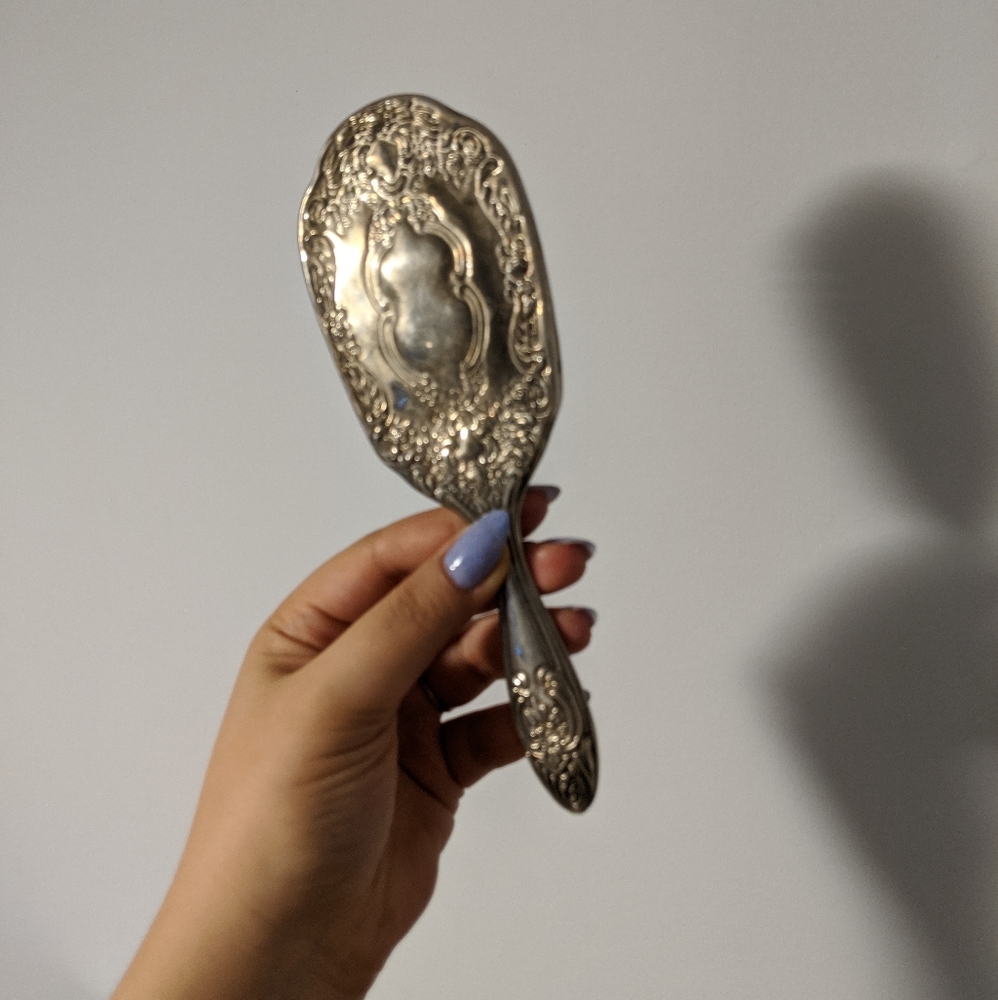 Vintage silver hair brush - Picture 1 of 3